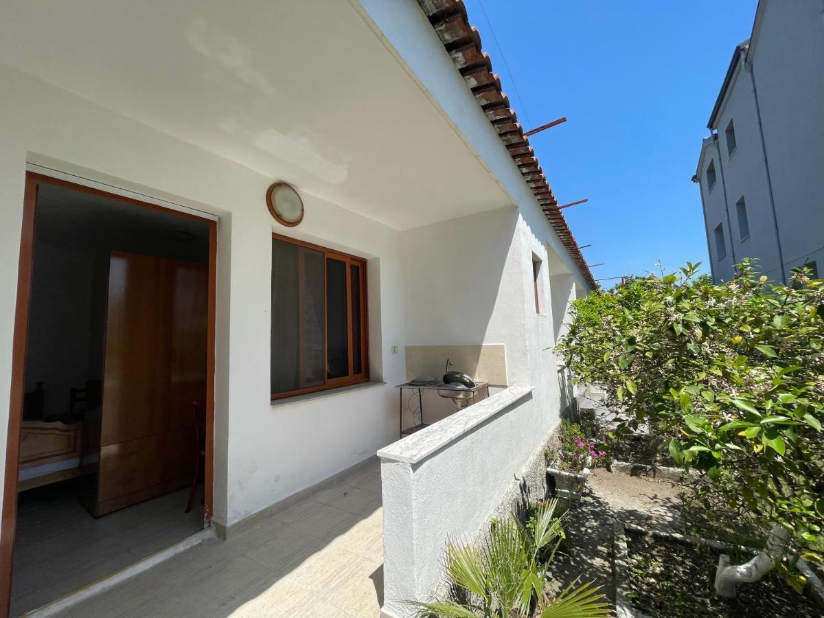 Vila Cano Hotel Durres Exterior photo