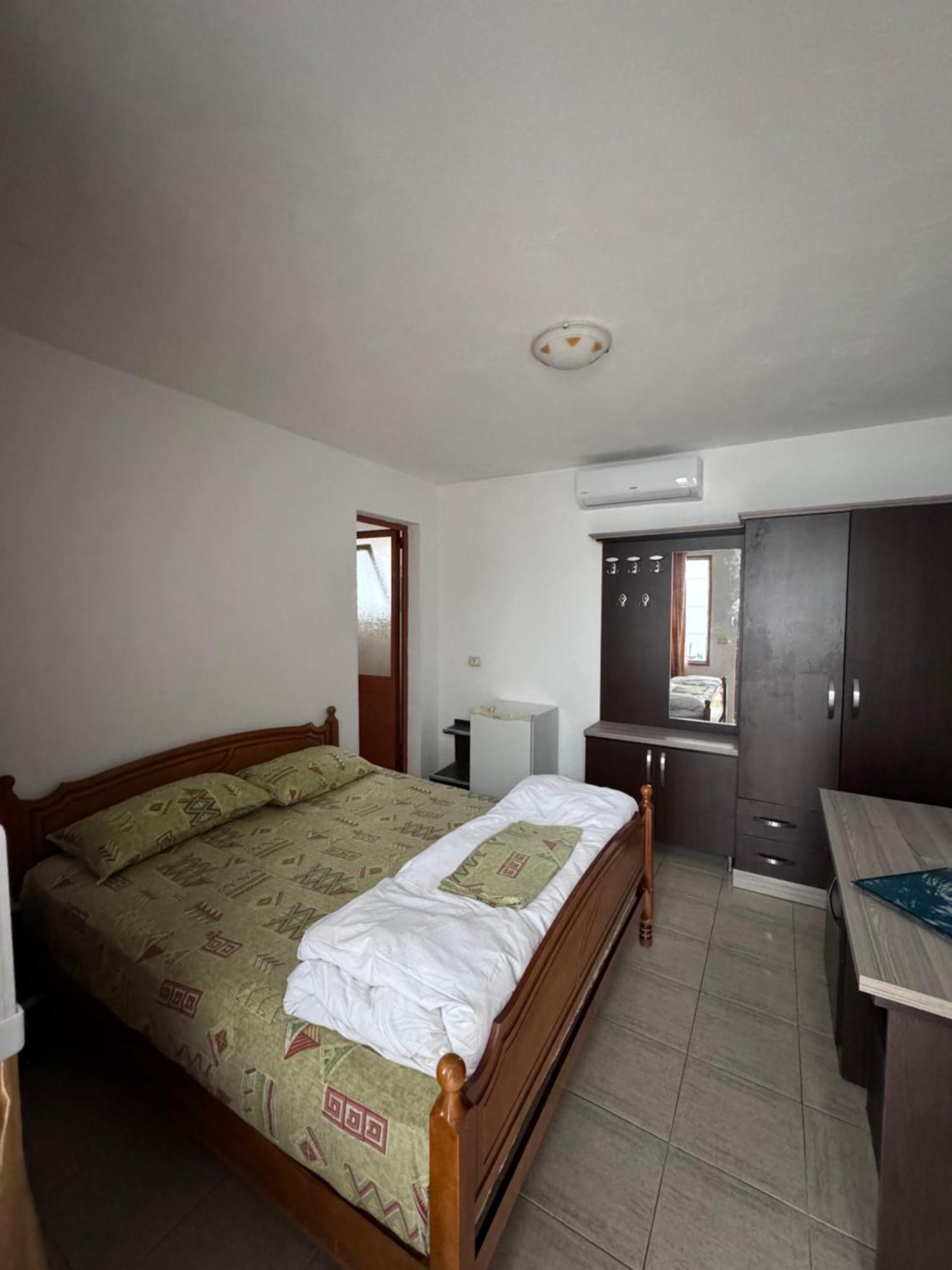 Vila Cano Hotel Durres Exterior photo