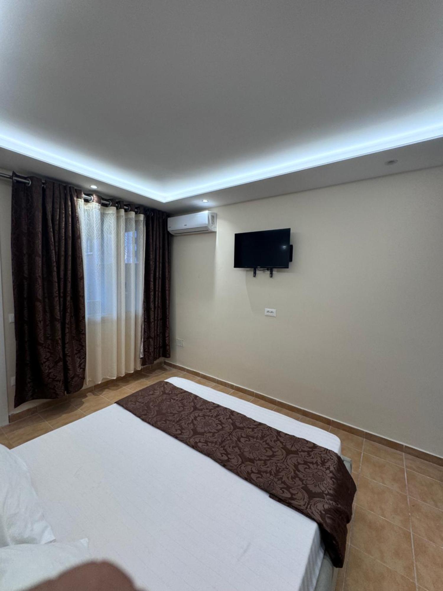 Vila Cano Hotel Durres Exterior photo