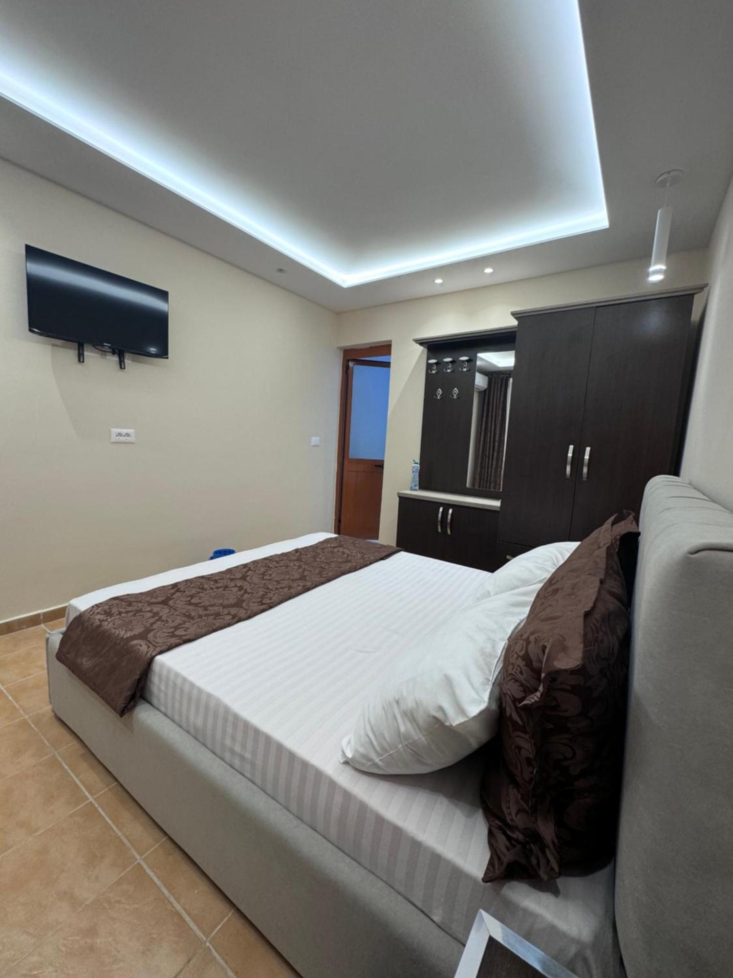 Vila Cano Hotel Durres Exterior photo